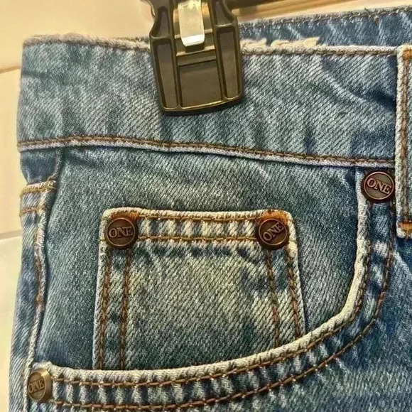 One Teaspoon Exposed Button Fly Cutoff Jean Shorts in Medium Wash Blue 25 - Picture 6 of 11